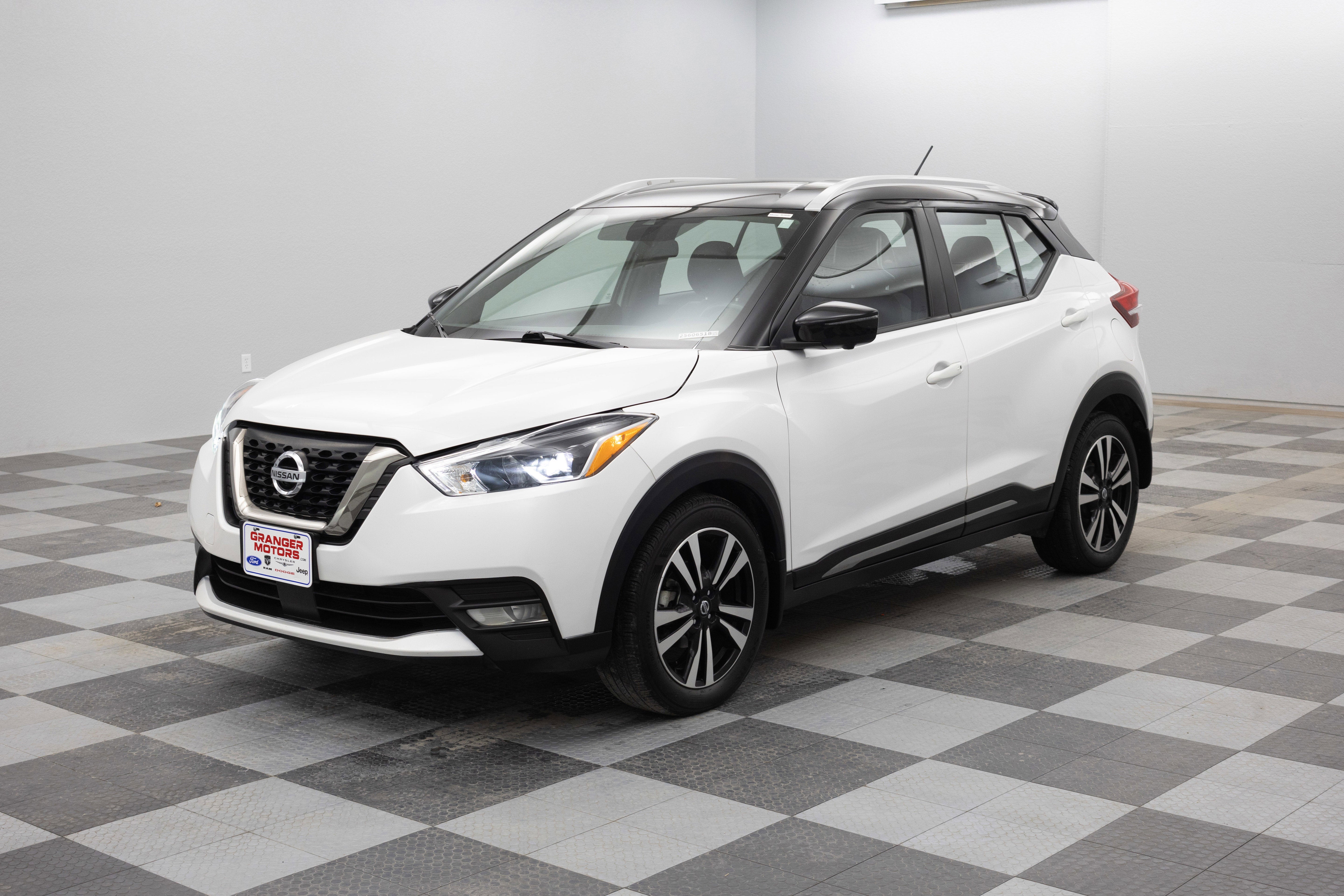 2020 Nissan Kicks SR