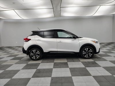 2020 Nissan Kicks SR