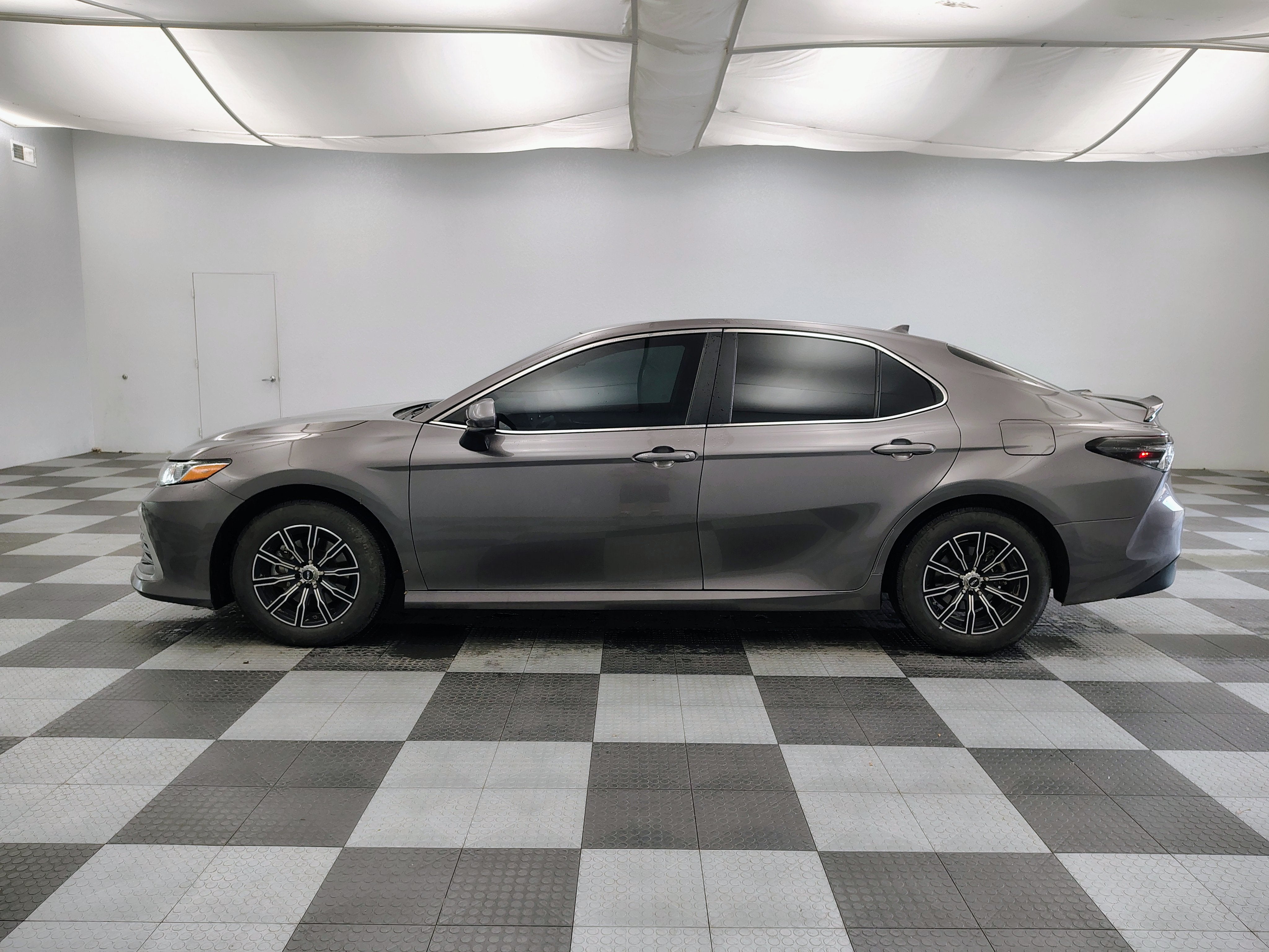 2022 Toyota Camry Hybrid LE