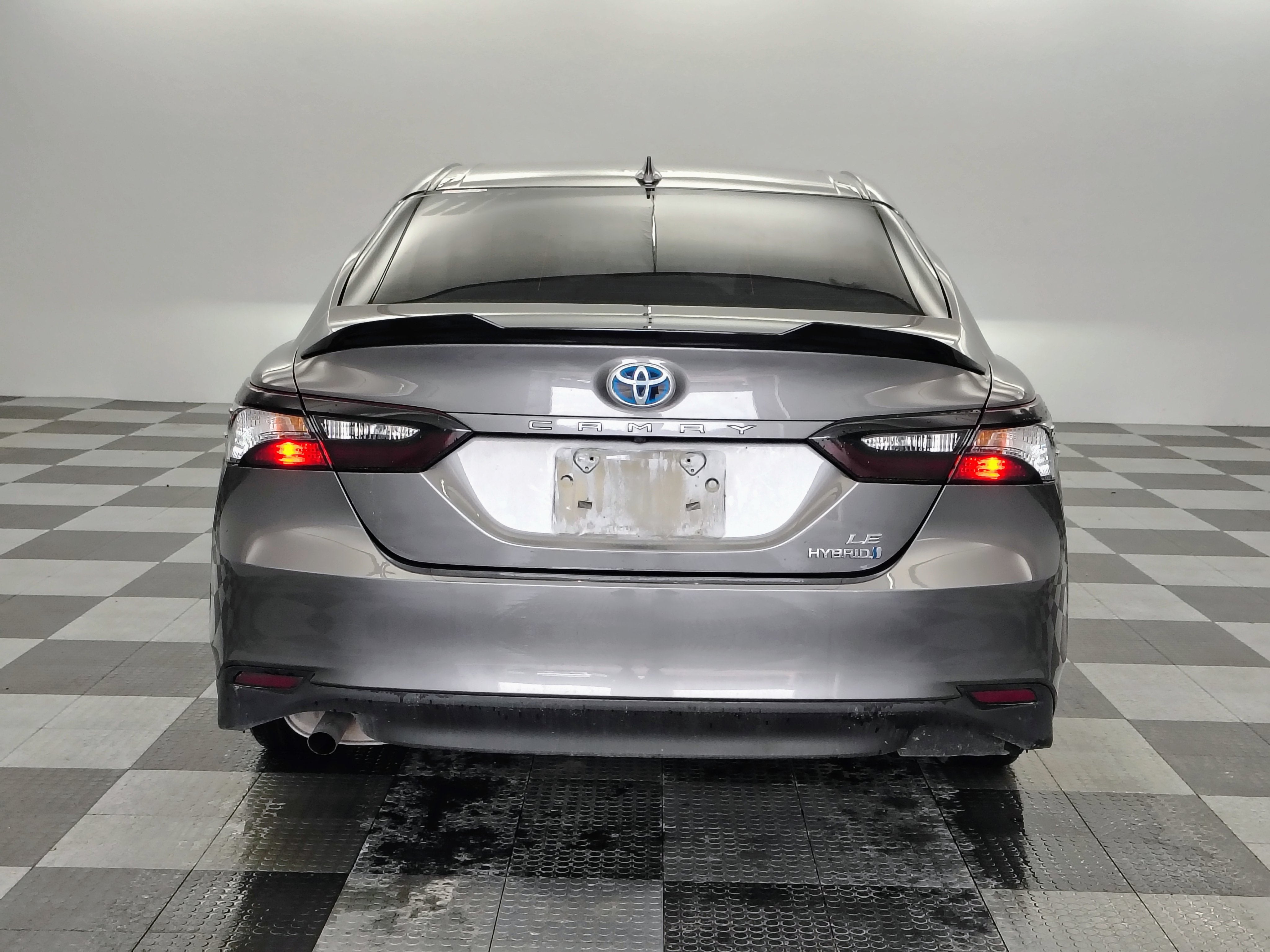 2022 Toyota Camry Hybrid LE