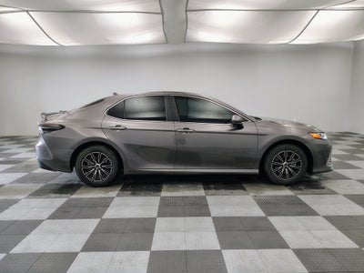 2022 Toyota Camry Hybrid LE