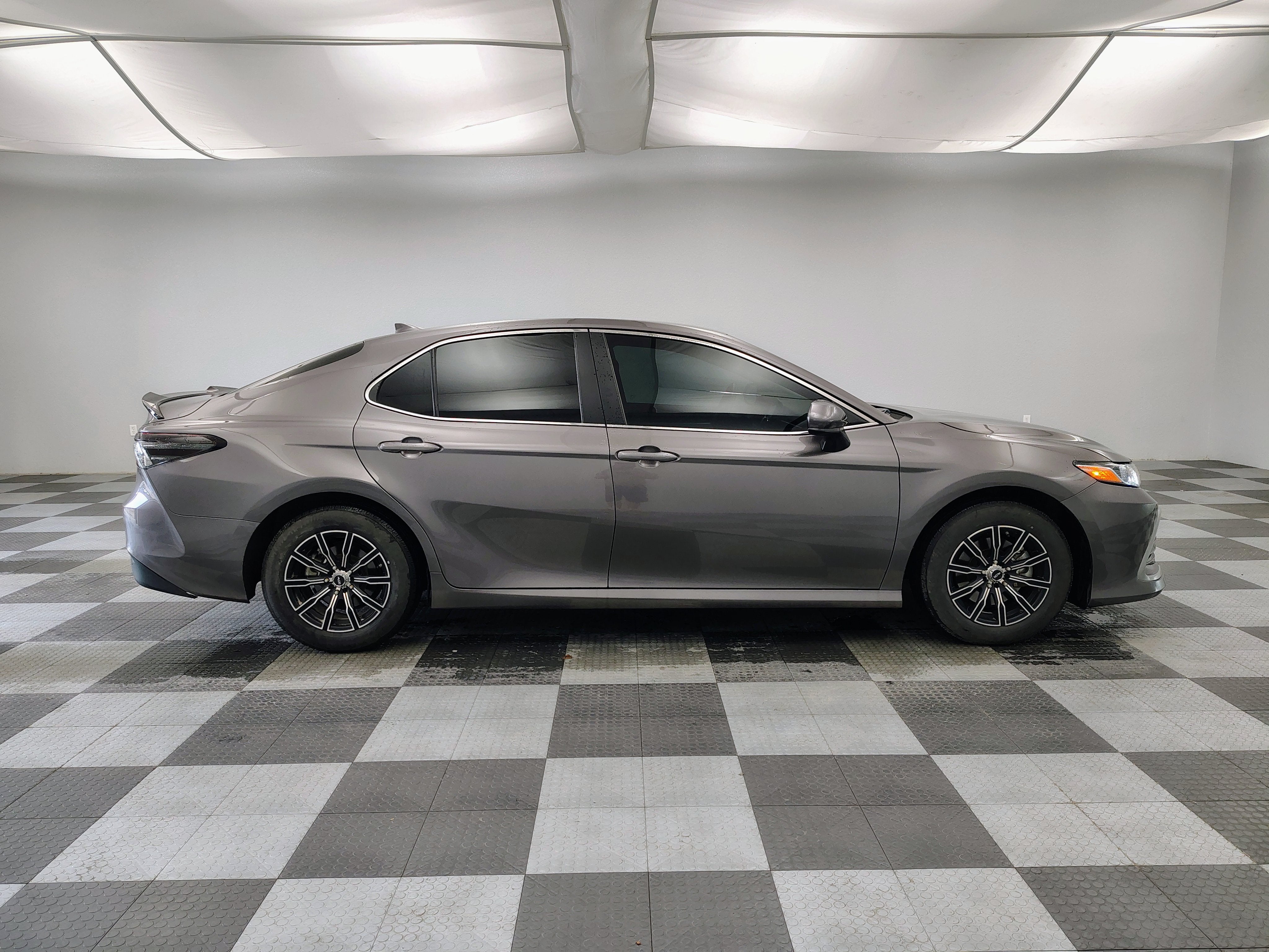 2022 Toyota Camry Hybrid LE
