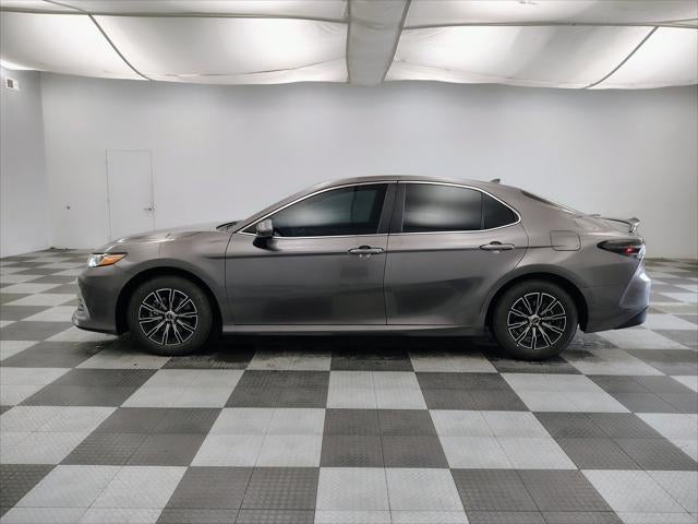2022 Toyota Camry Hybrid LE