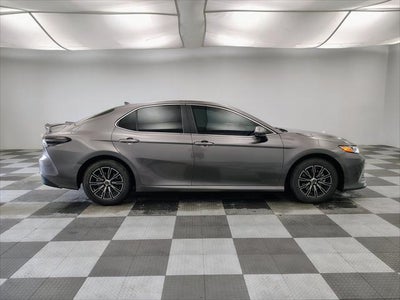 2022 Toyota Camry Hybrid LE
