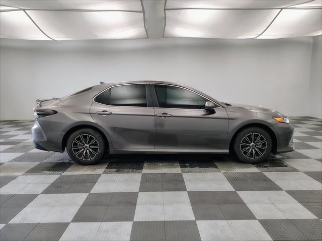 2022 Toyota Camry Hybrid LE