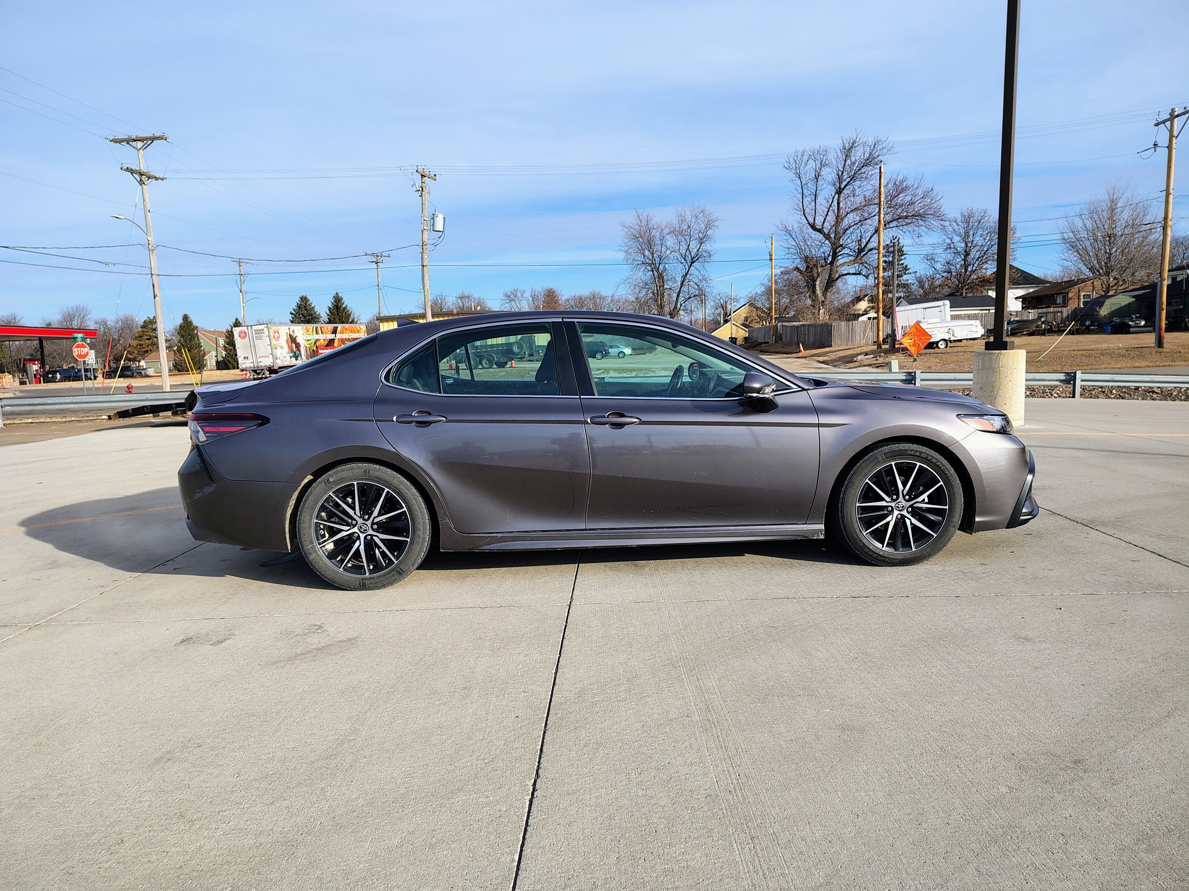 2023 Toyota Camry SE