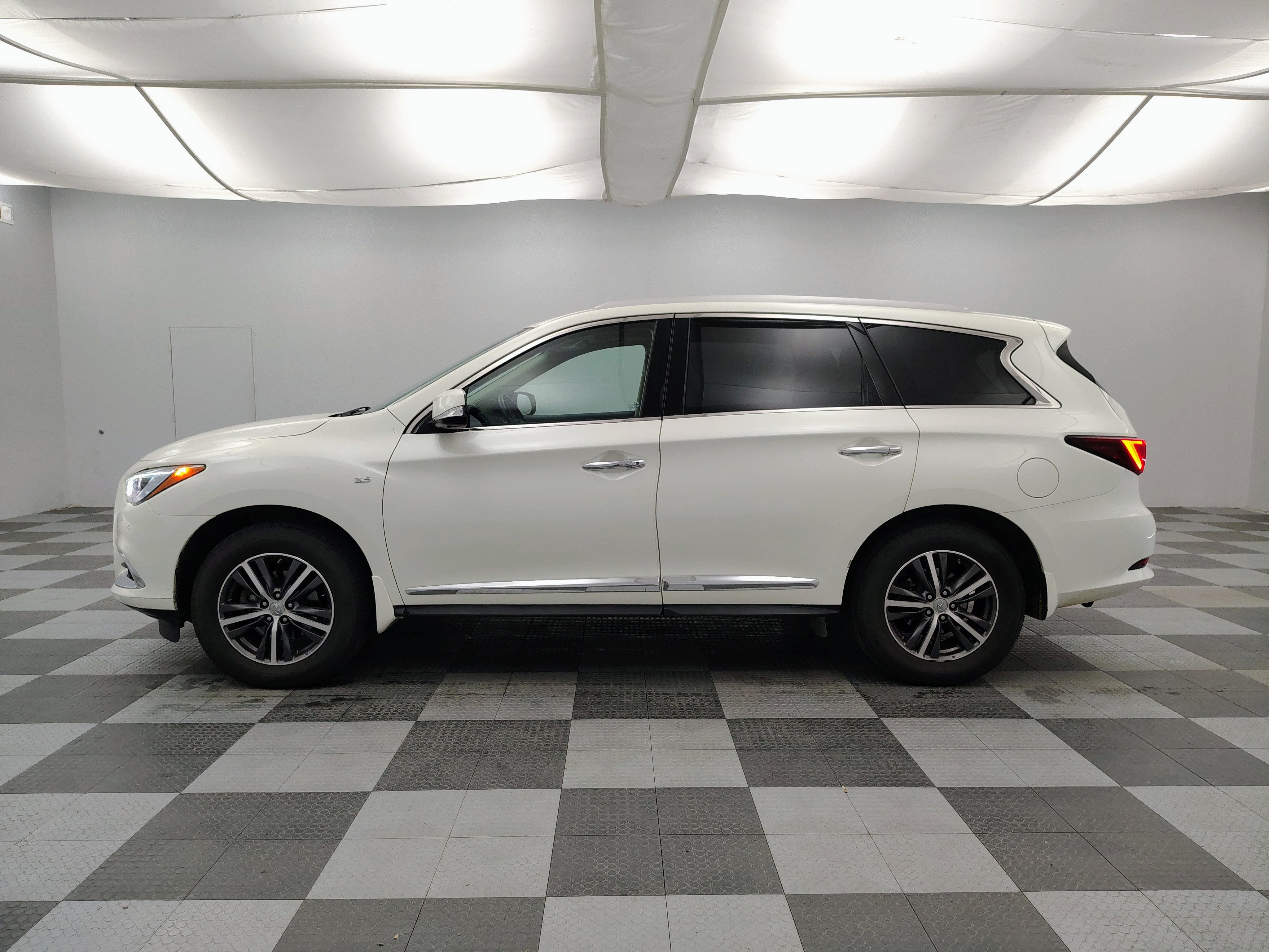 2017 INFINITI QX60 Base