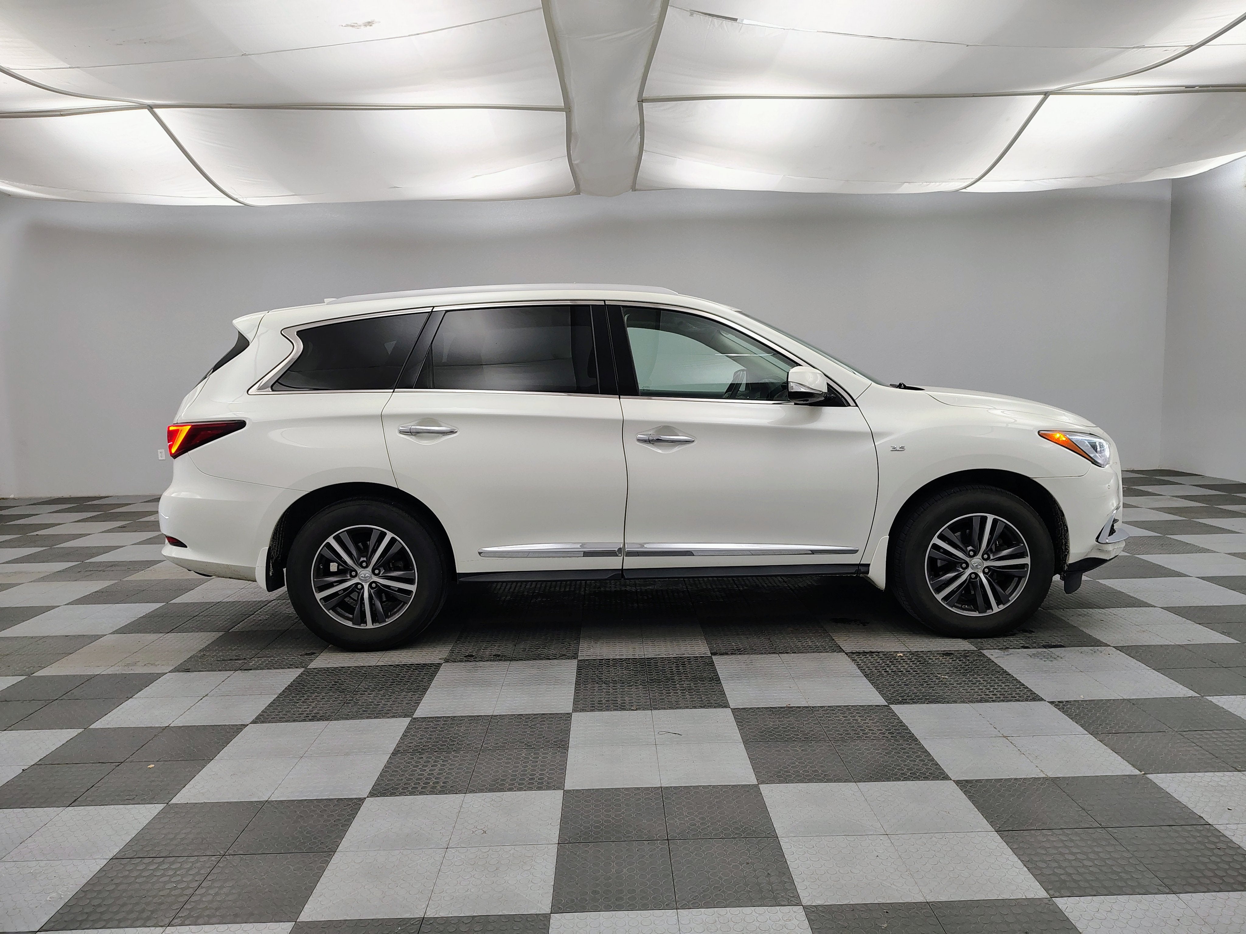 2017 INFINITI QX60 Base