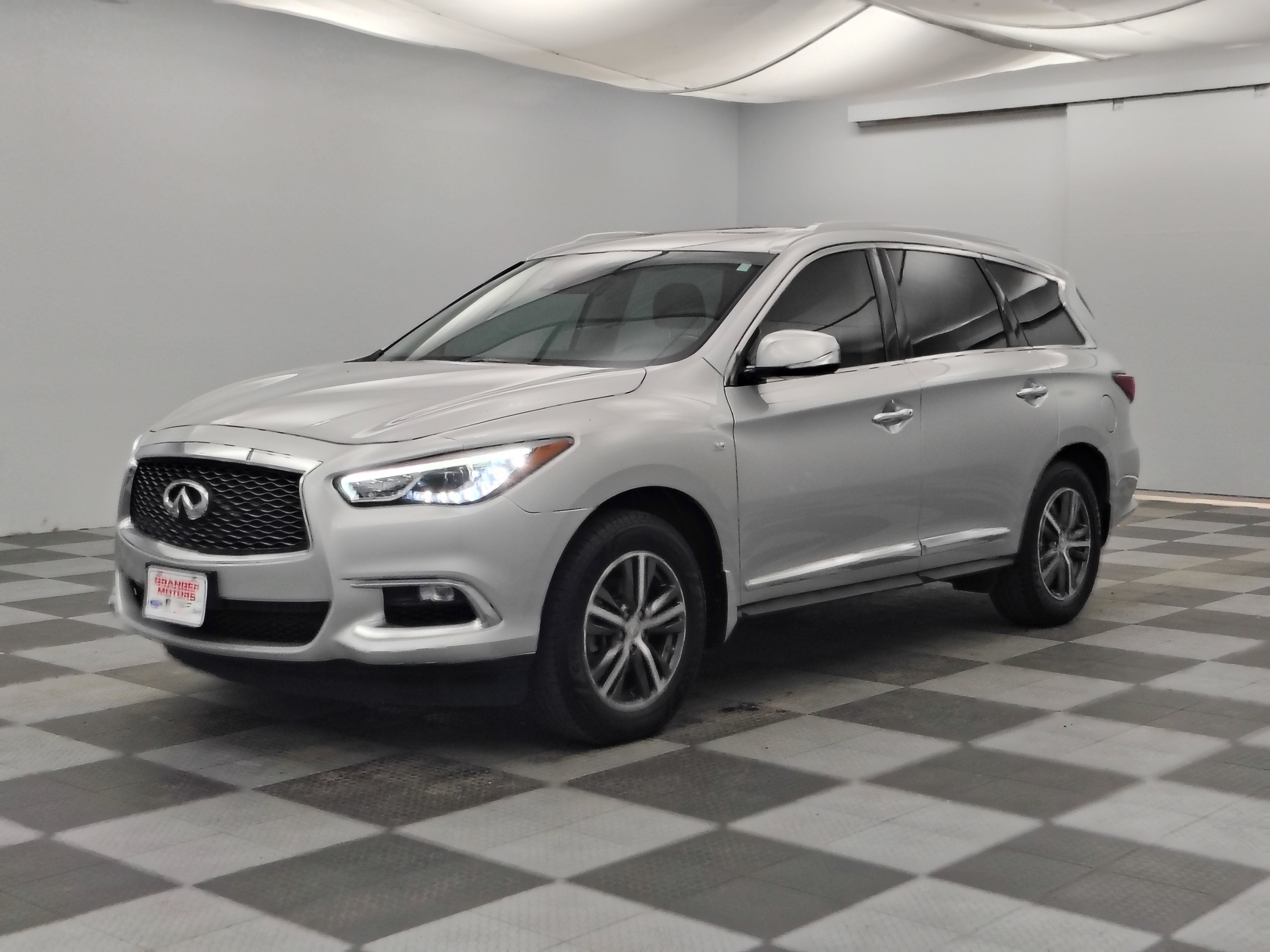 2019 INFINITI QX60 LUXE