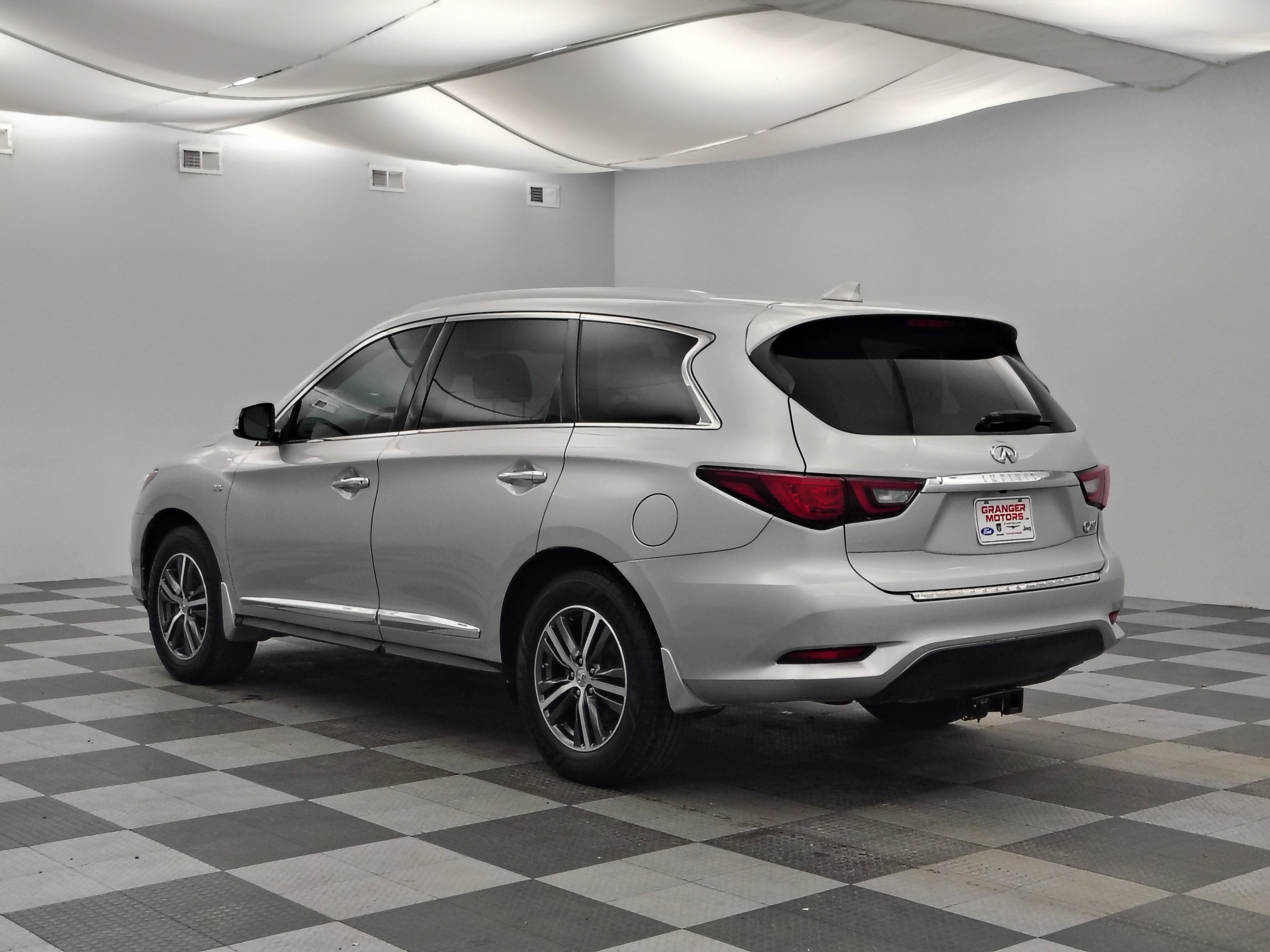 2019 INFINITI QX60 LUXE