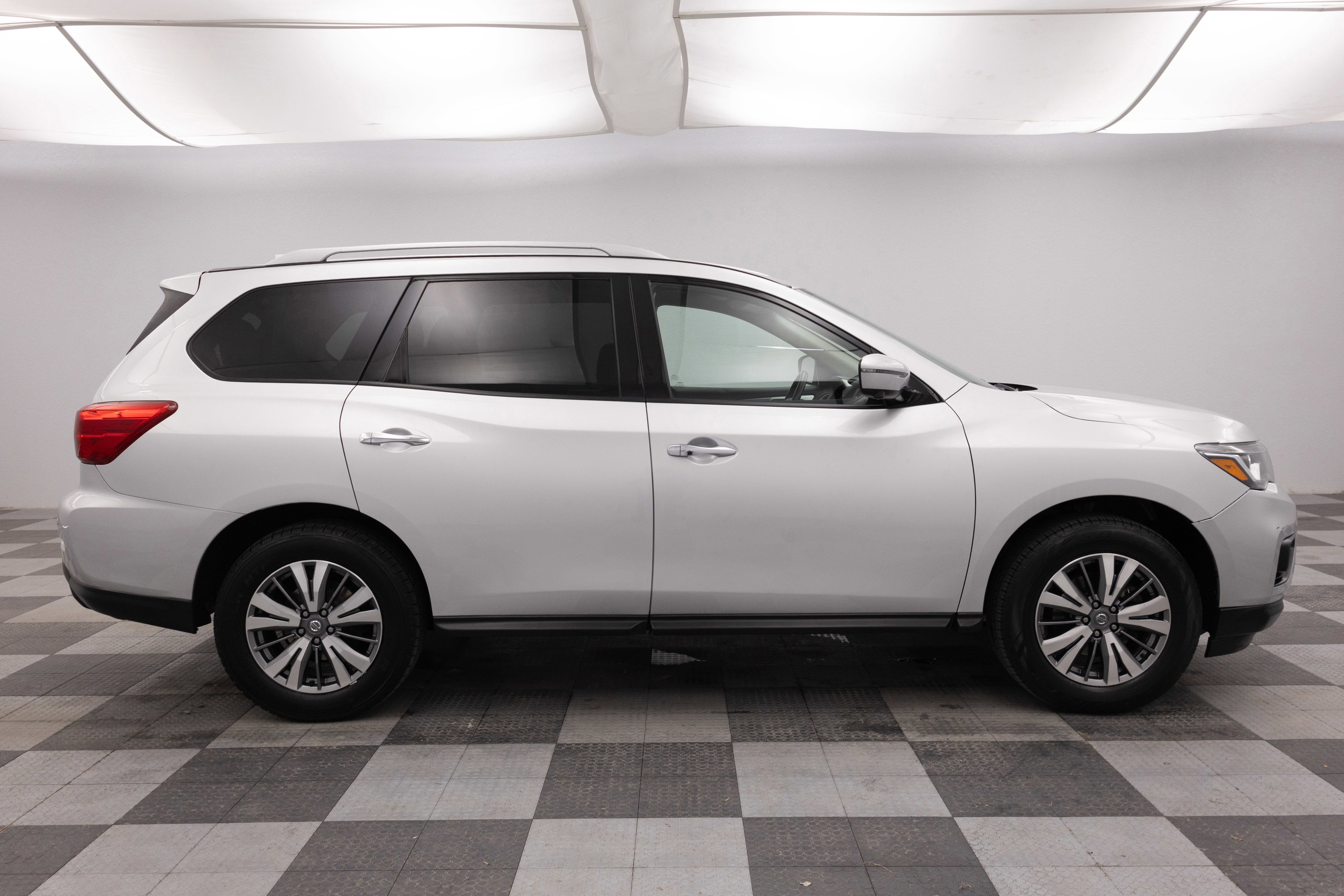 2020 Nissan Pathfinder SL