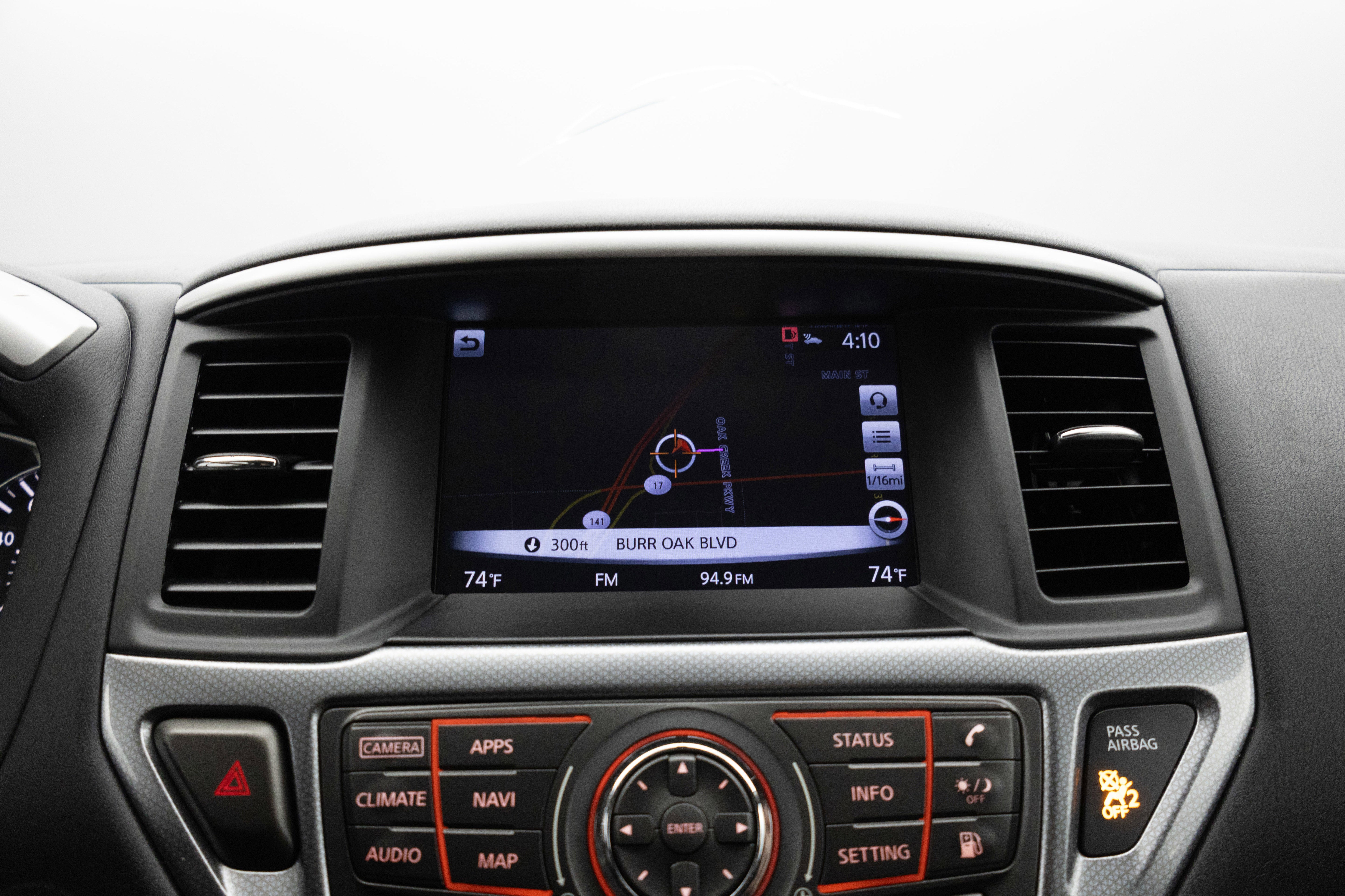 2020 Nissan Pathfinder SL