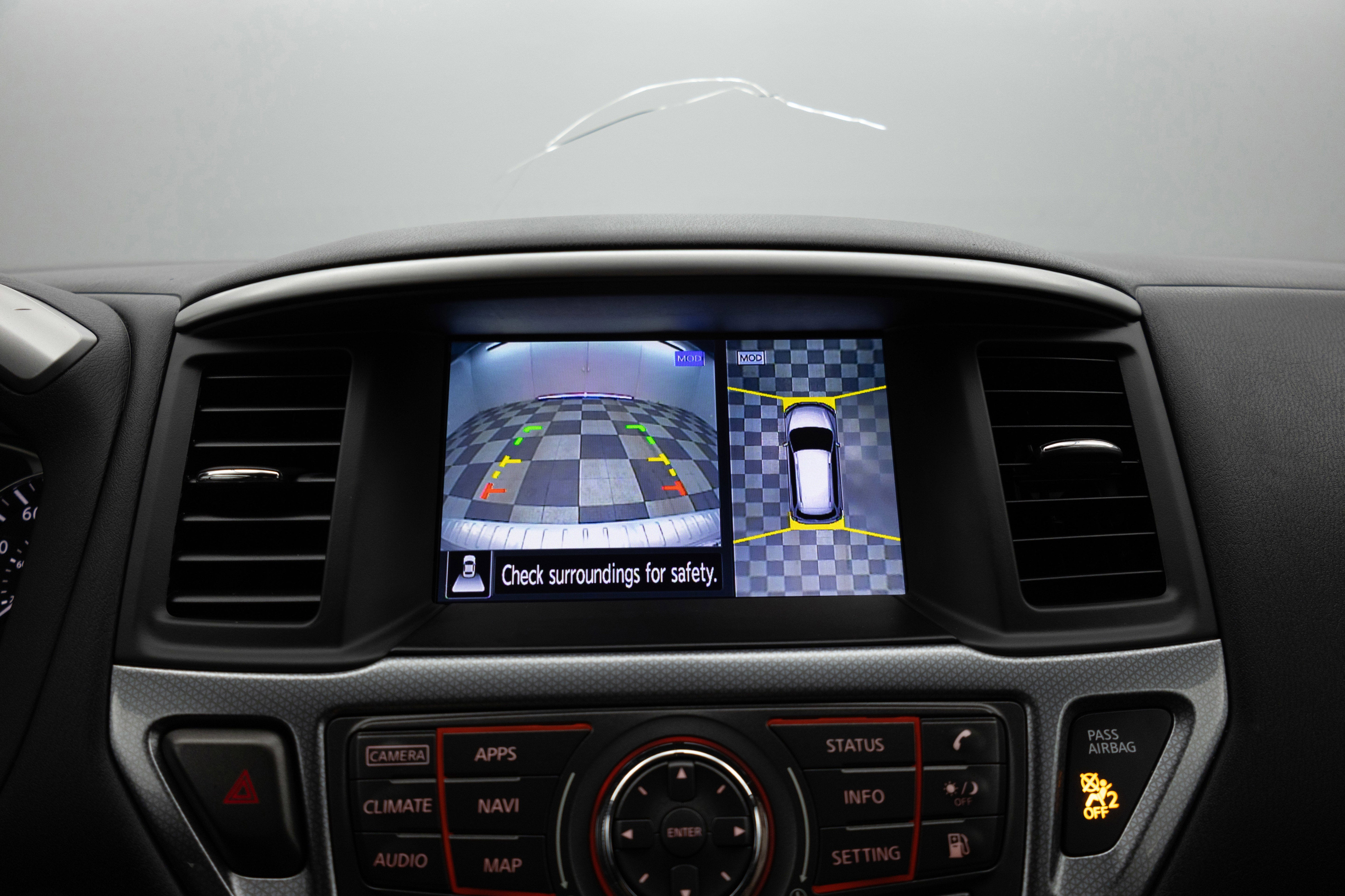 2020 Nissan Pathfinder SL