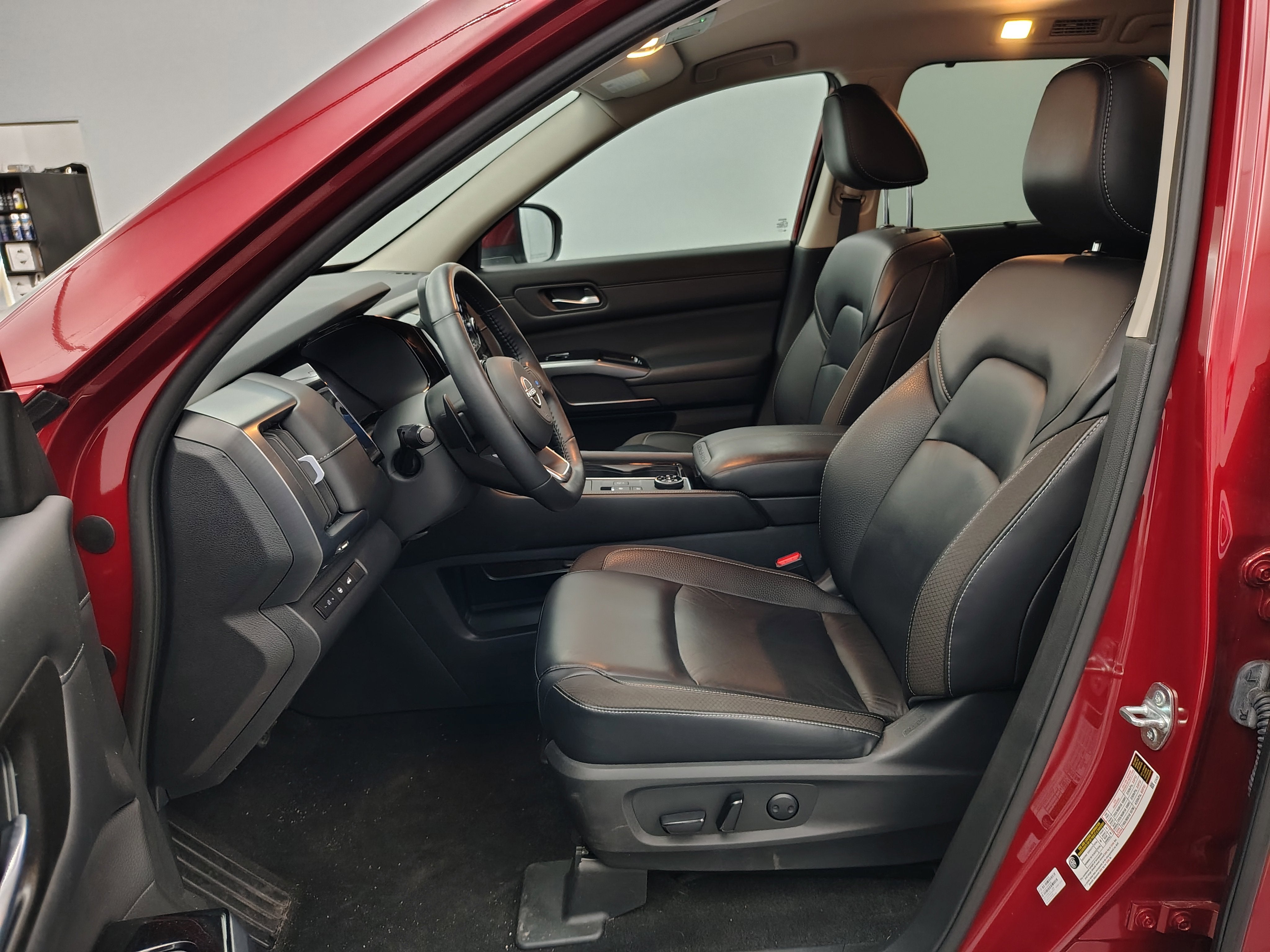 2023 Nissan Pathfinder SL 4WD