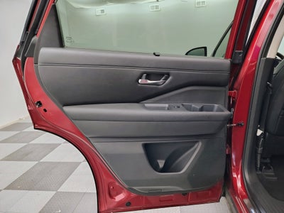 2023 Nissan Pathfinder SL 4WD