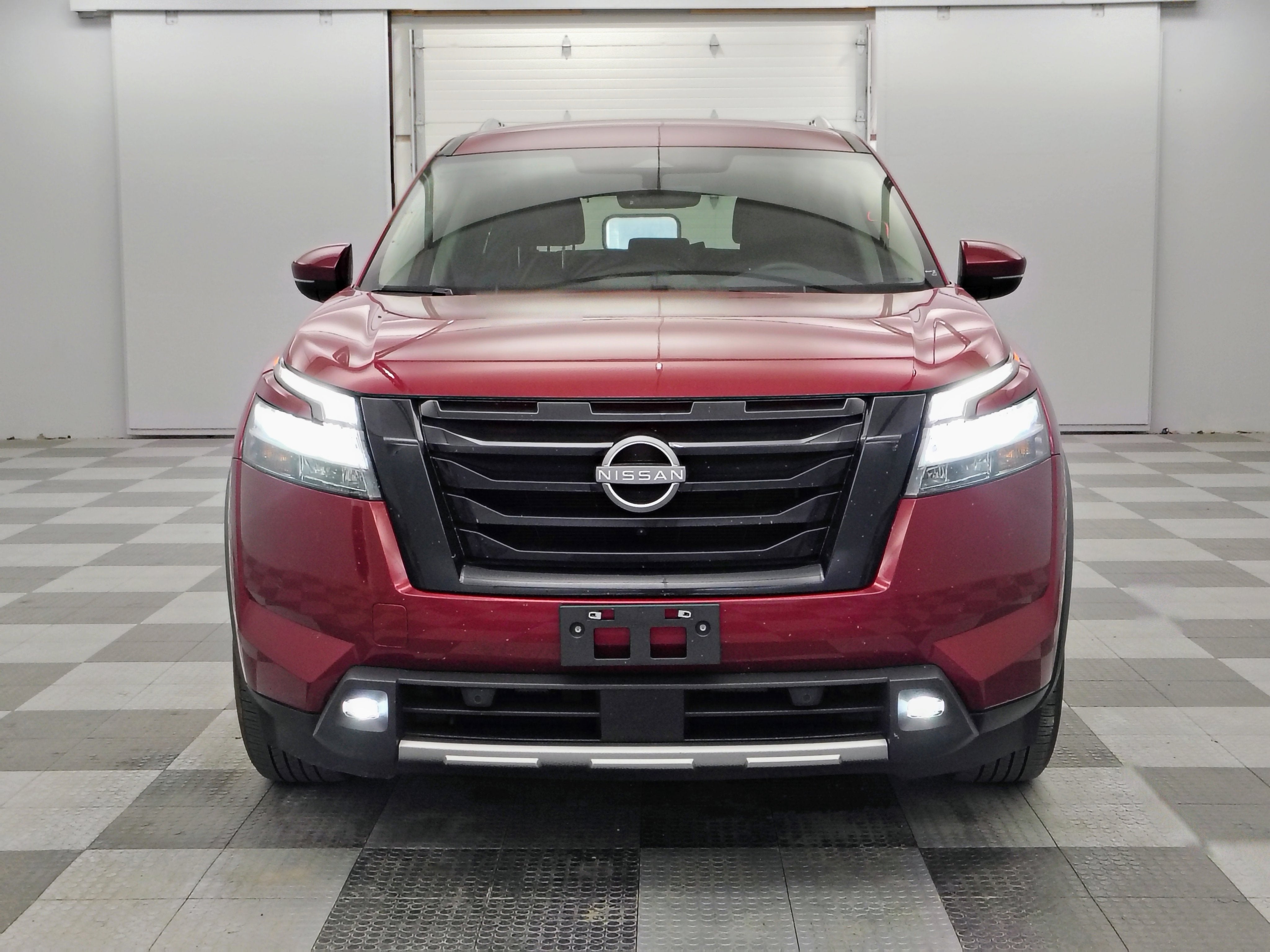 2023 Nissan Pathfinder SL 4WD
