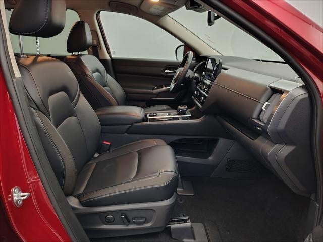 2023 Nissan Pathfinder SL 4WD