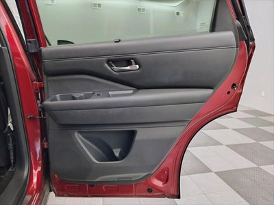 2023 Nissan Pathfinder SL 4WD