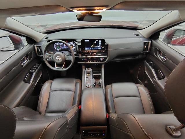 2023 Nissan Pathfinder SL 4WD