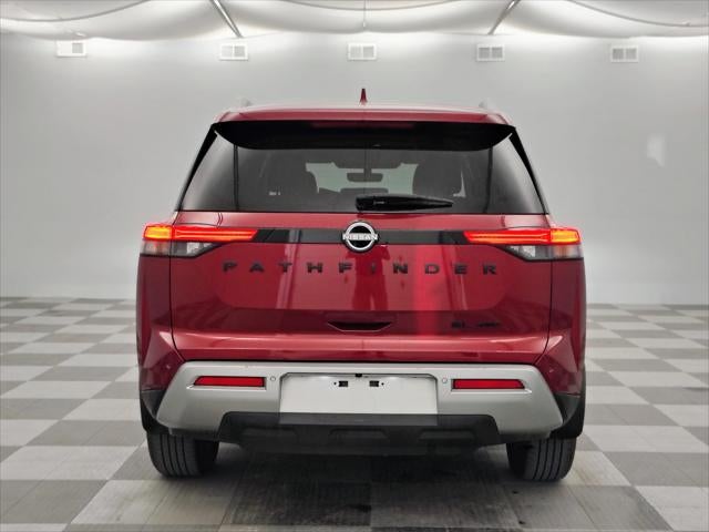 2023 Nissan Pathfinder SL 4WD