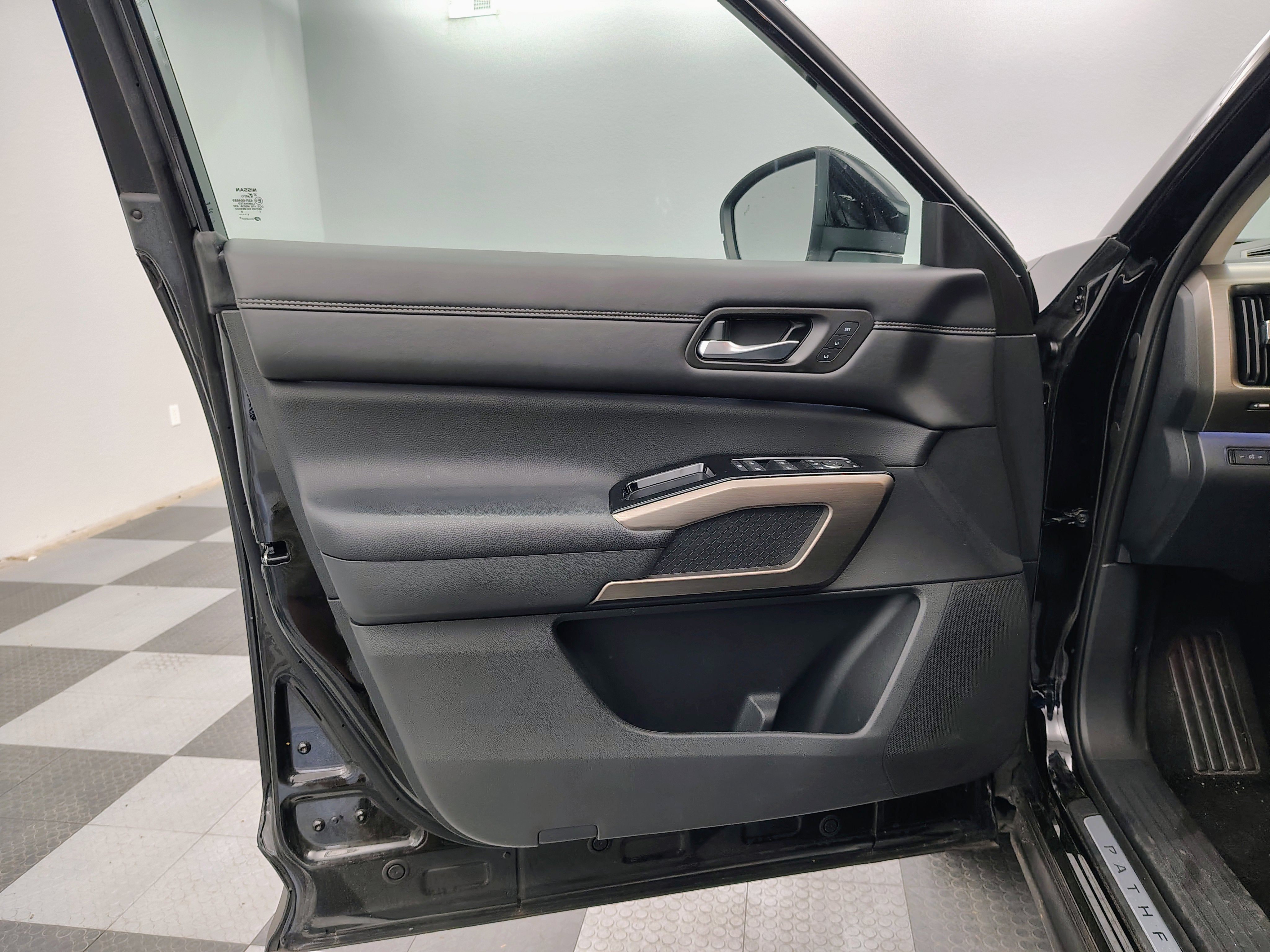 2024 Nissan Pathfinder Platinum 4WD