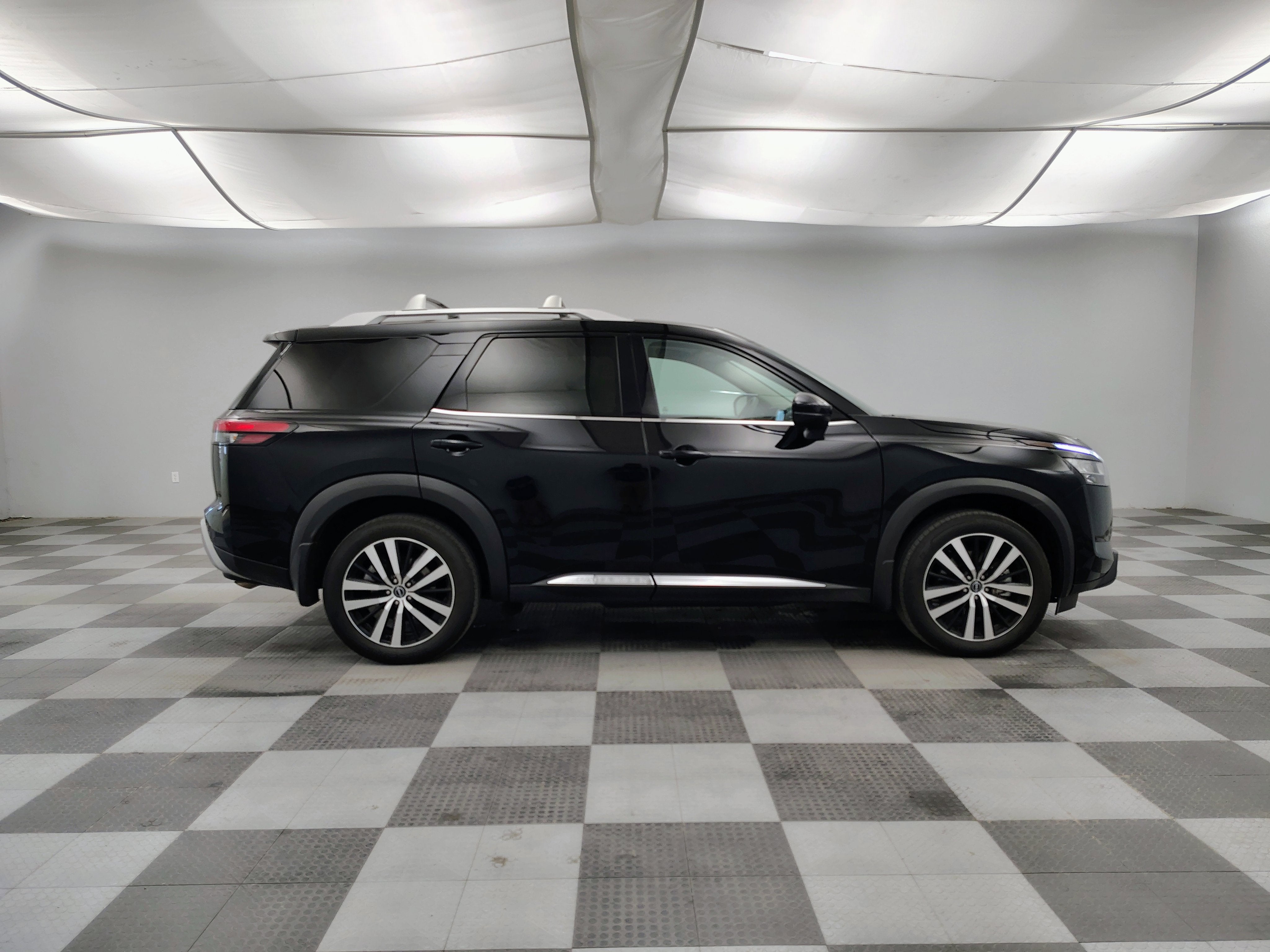 2024 Nissan Pathfinder Platinum 4WD