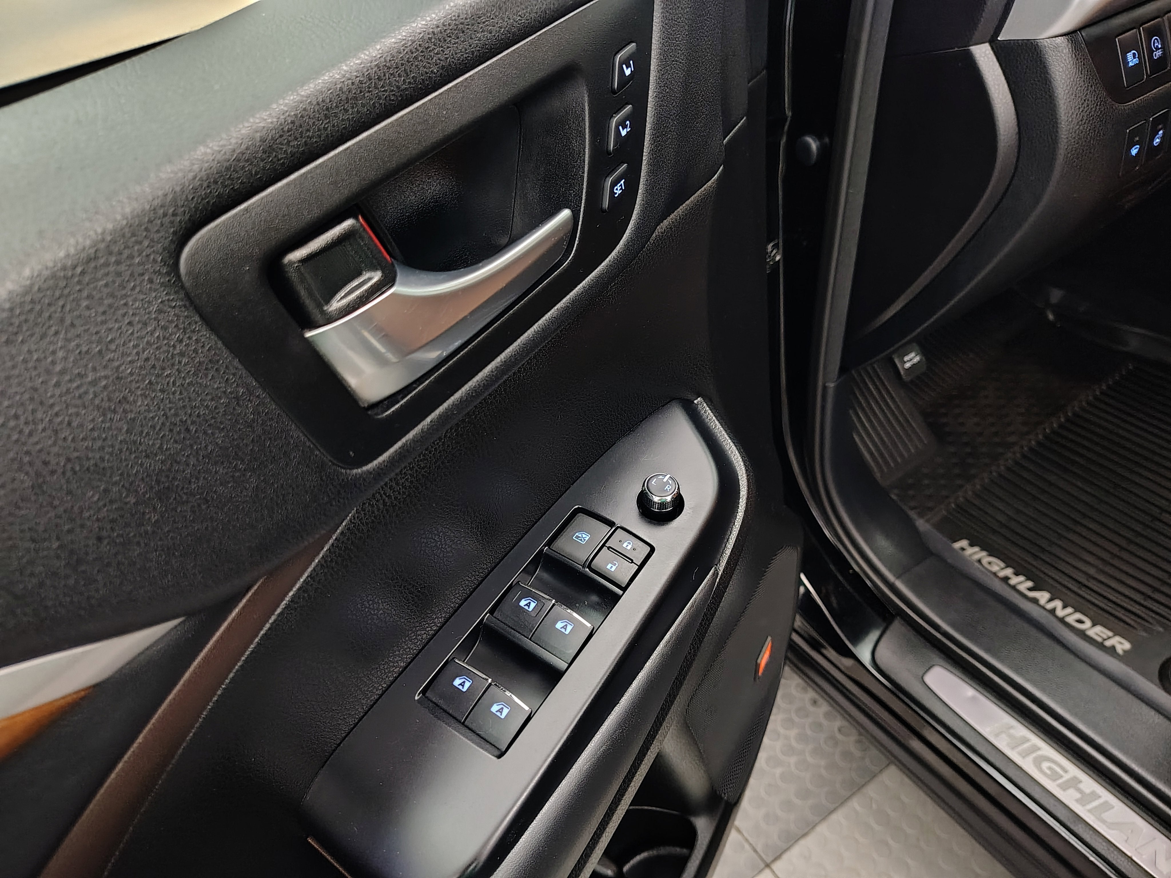 2018 Toyota Highlander Limited Platinum