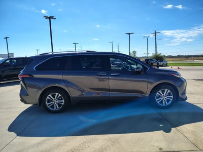 2021 Toyota Sienna Platinum 7 Passenger