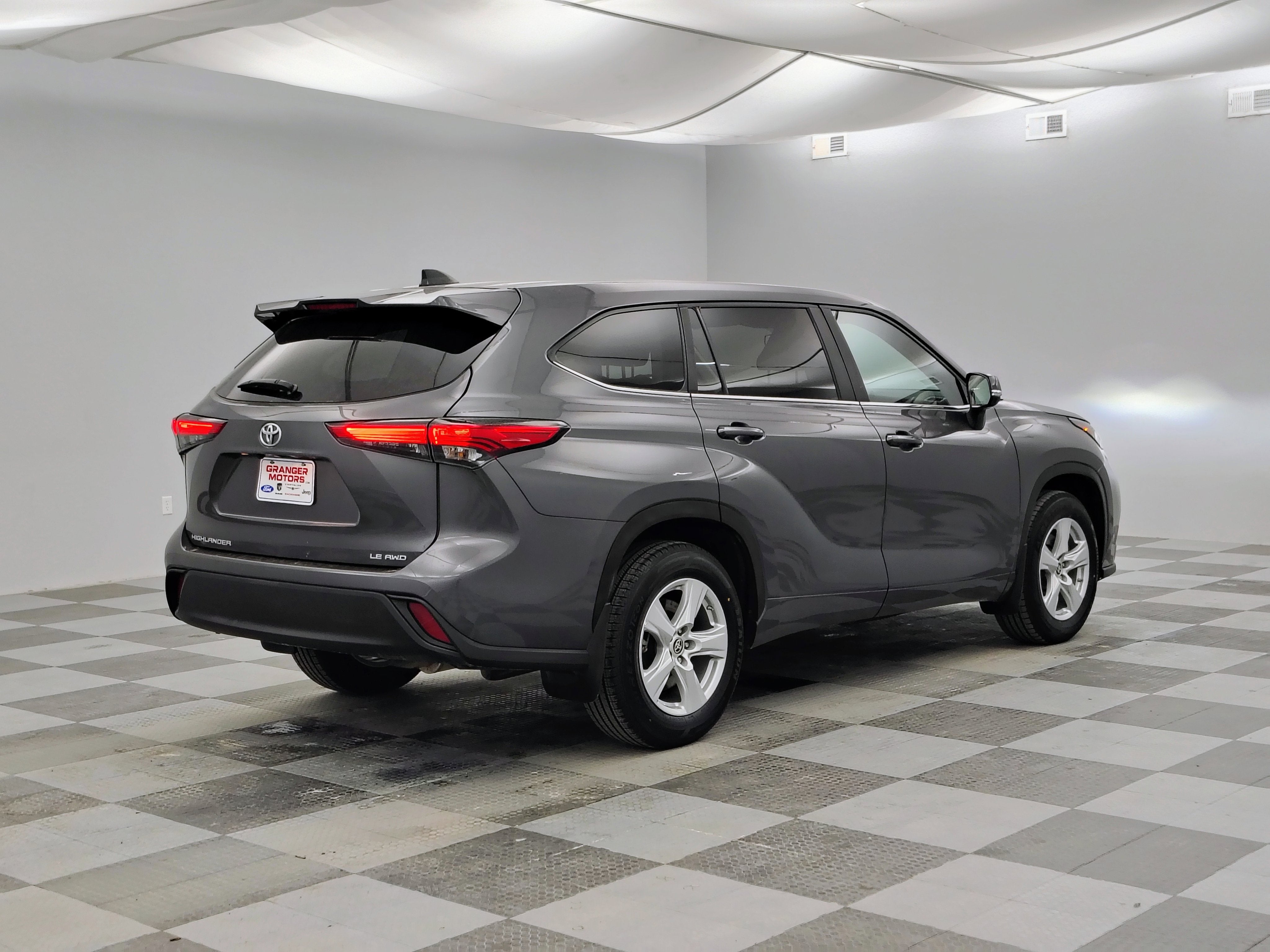 2023 Toyota Highlander LE