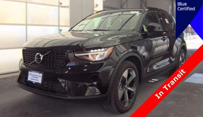 2023 Volvo XC40 B4 Ultimate Dark Theme