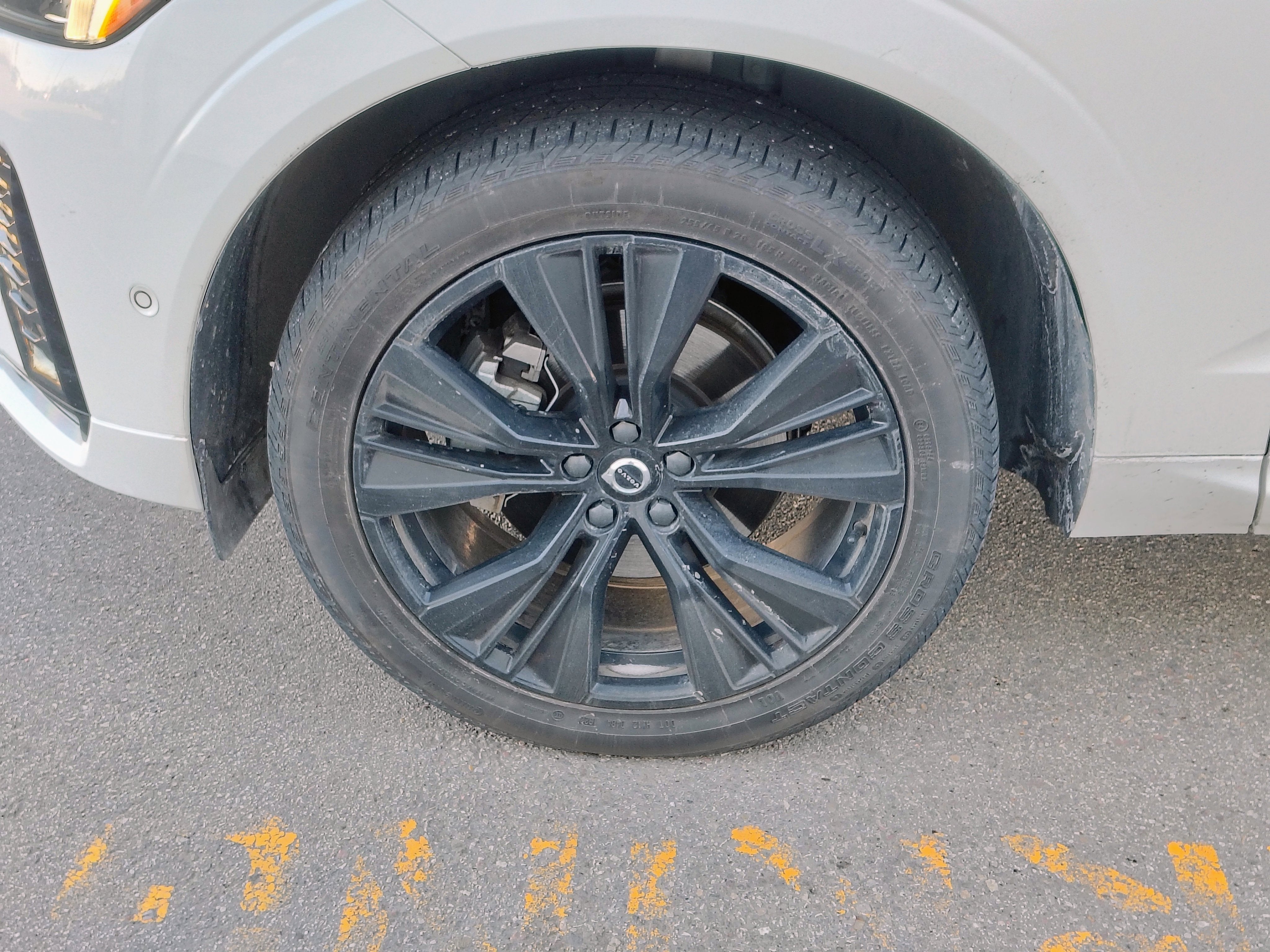 2023 Volvo XC60 Plus Dark Theme